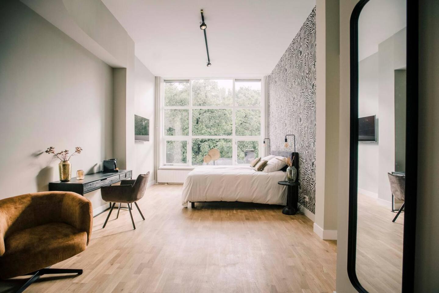With Bath Center Apartment Tilburg